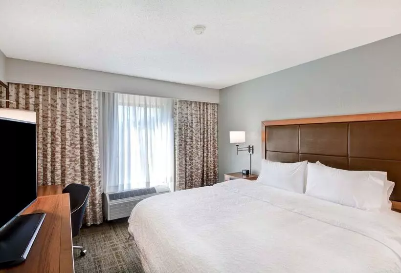 Отель Hampton Inn Memphis Poplar