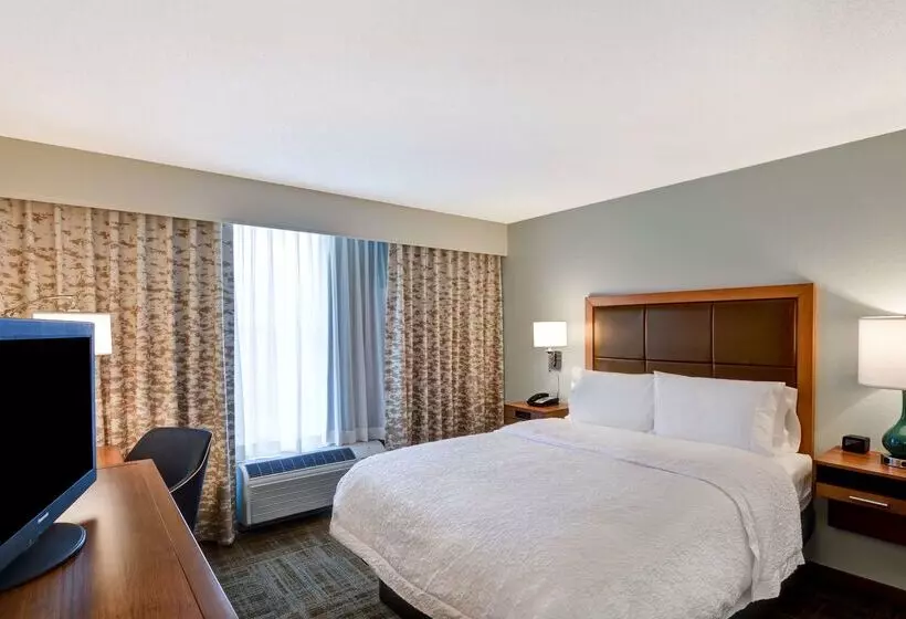 هتل Hampton Inn State College