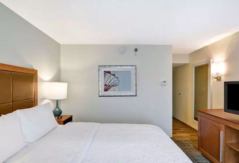 هتل Hampton Inn State College