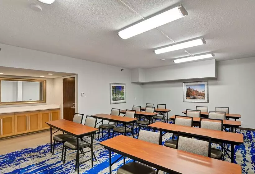 هتل Hampton Inn State College