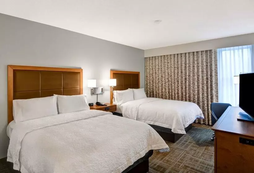 هتل Hampton Inn State College
