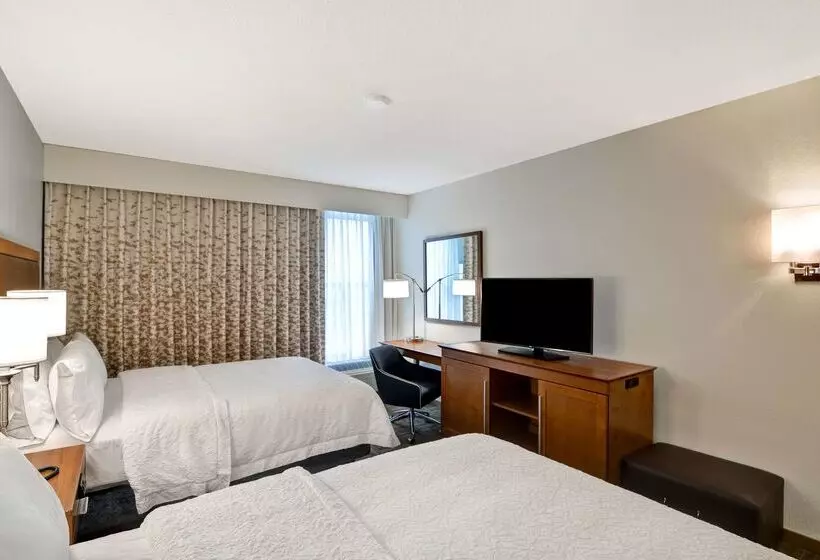 هتل Hampton Inn State College