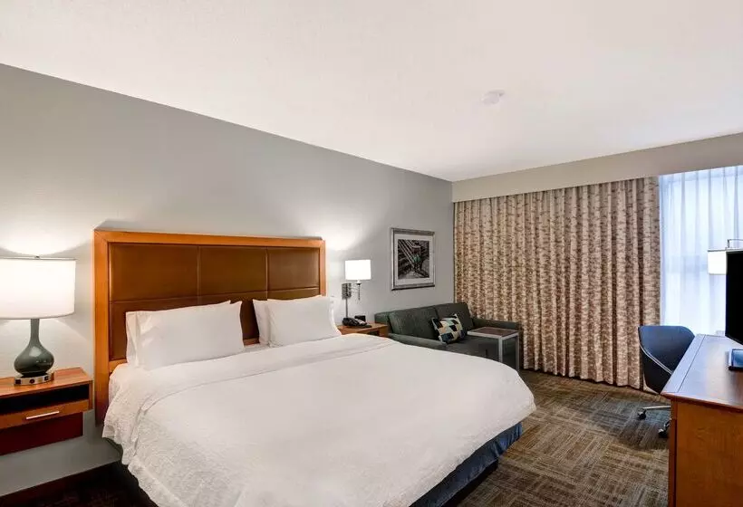 هتل Hampton Inn State College