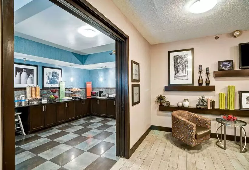 هتل Hampton Inn State College