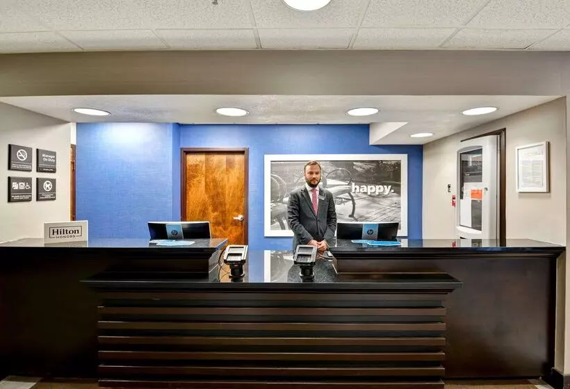 هتل Hampton Inn State College