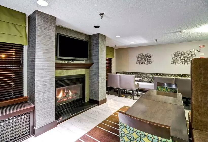 هتل Hampton Inn State College