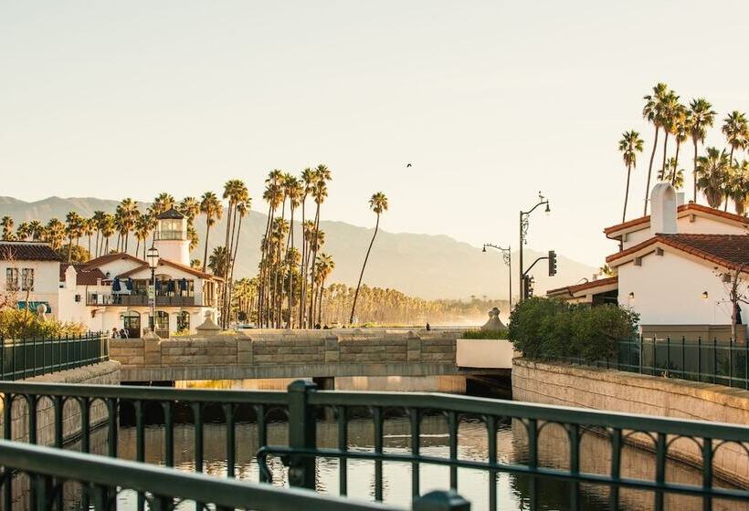 בית מלון כפרי Harbor View Inn