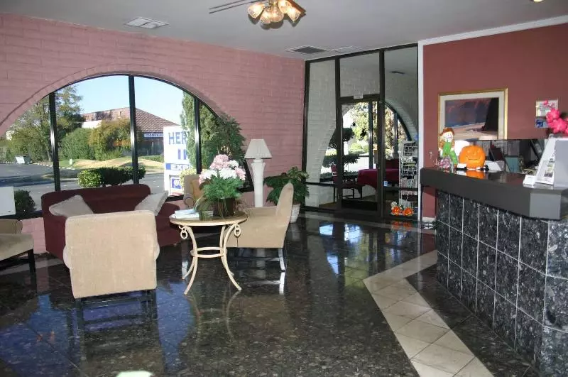 호텔 Heritage Inn Express Roseville
