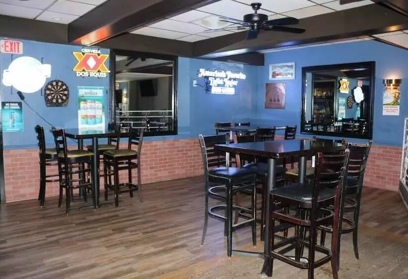 فندق Hobbs Family Inn