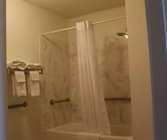 فندق Hobbs Family Inn