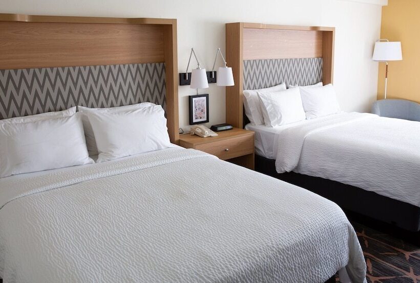 هتل Holiday Inn Redding, An Ihg