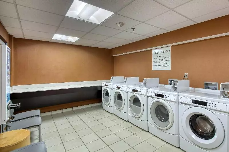 فندق Holiday Inn & Suites Atlanta Airport North, An Ihg