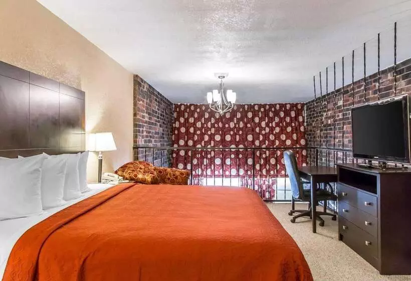 Hotelli Quality Inn Ada Near University