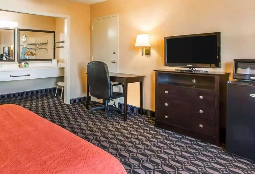 Hotelli Quality Inn Ada Near University