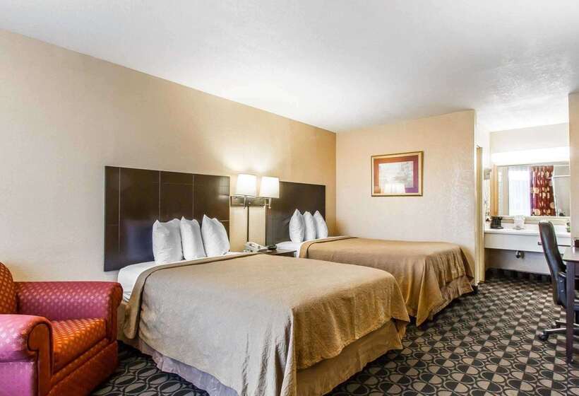 Otel Quality Inn Ada Near University