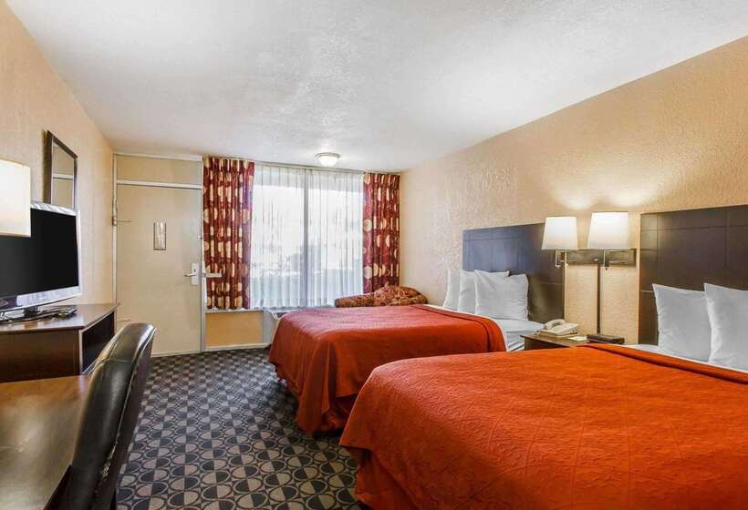 Otel Quality Inn Ada Near University