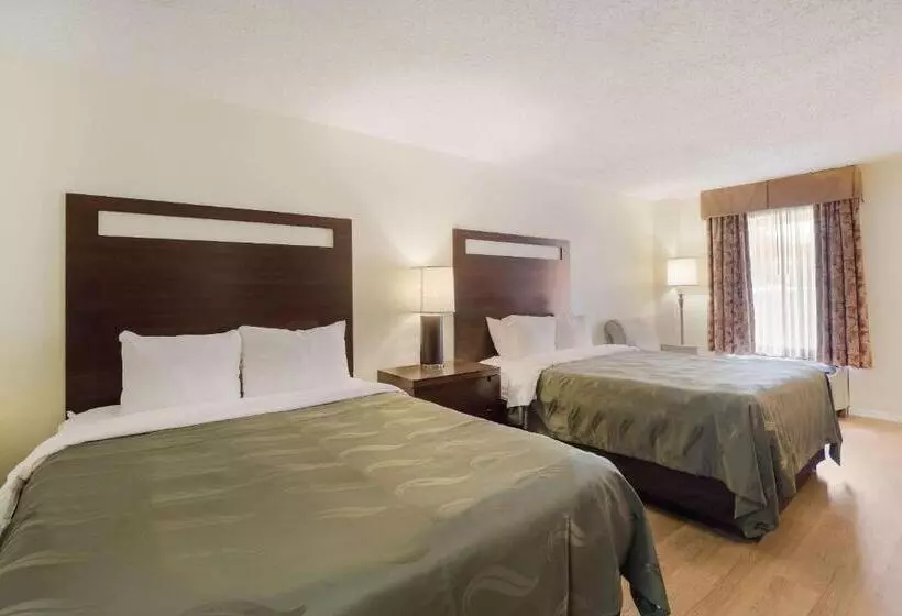 Hotel Quality Inn & Suites Conference Center Statesboro Historic District