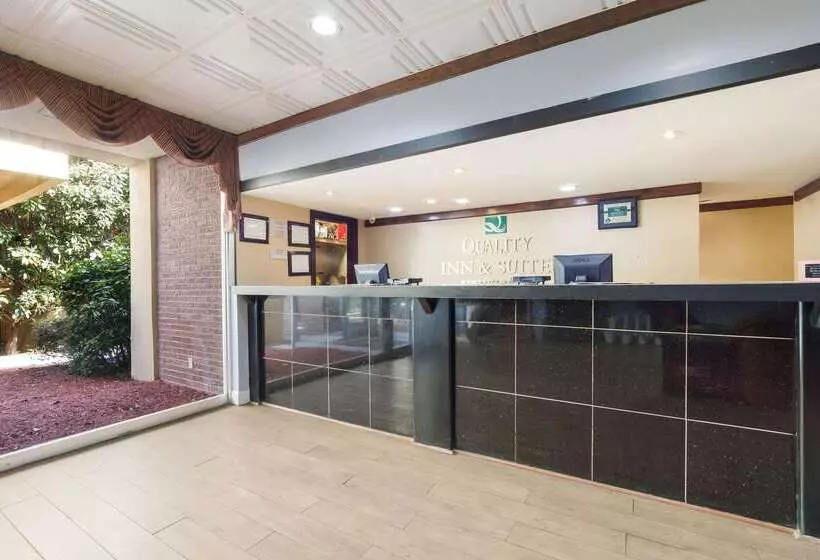 Hotel Quality Inn & Suites Conference Center Statesboro Historic District