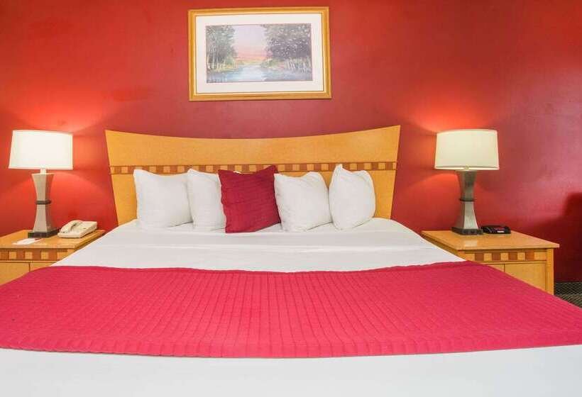 فندق Ramada By Wyndham & Suites Warner Robins