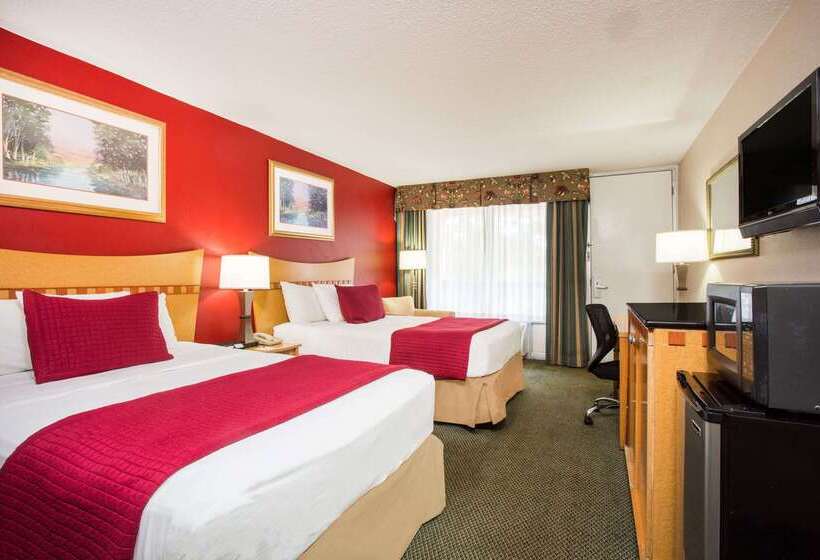 فندق Ramada By Wyndham & Suites Warner Robins