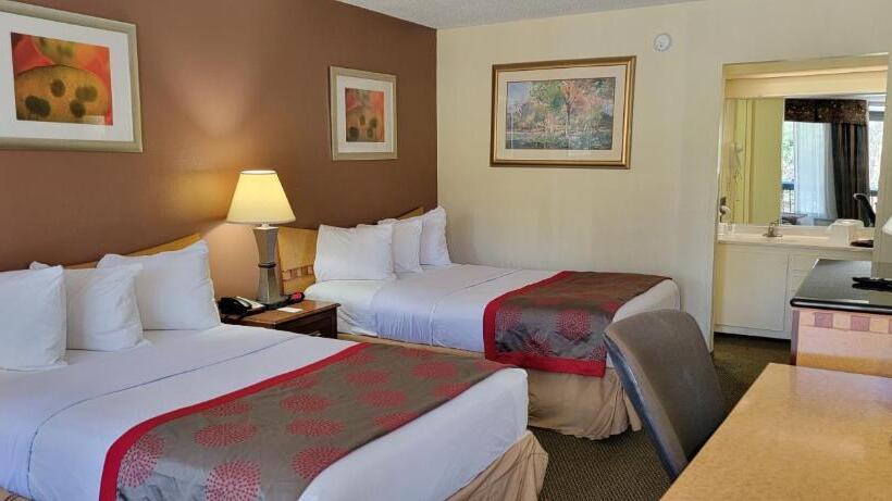 فندق Ramada By Wyndham & Suites Warner Robins