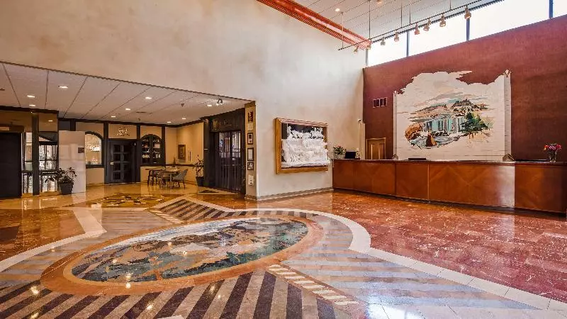 The Rushmore Hotel & Suites; Bw Premier Collection