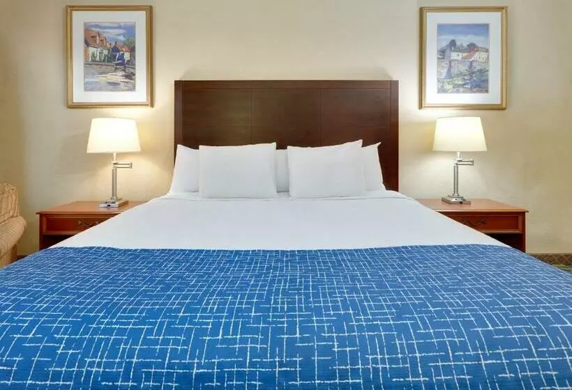 فندق Travelodge By Wyndham Texarkana