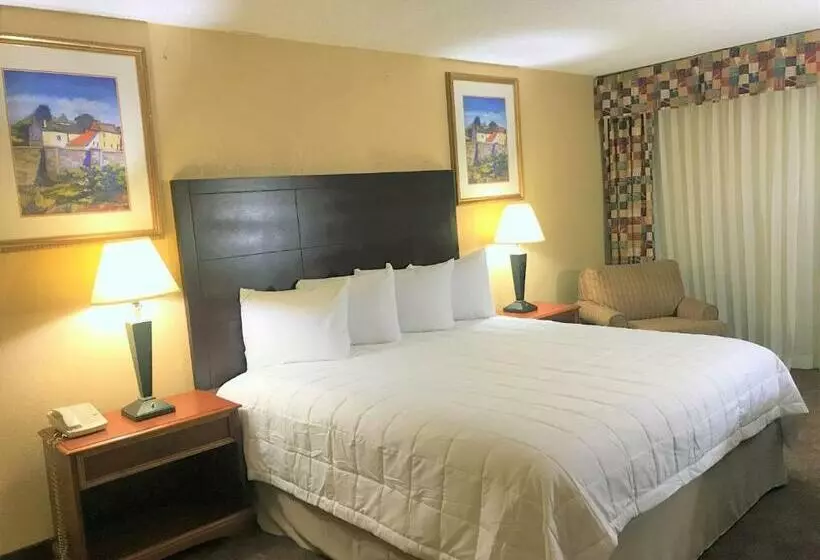 فندق Travelodge By Wyndham Texarkana