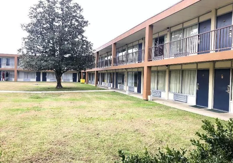 בית מלון כפרי Americas Best Value Inn Wilson