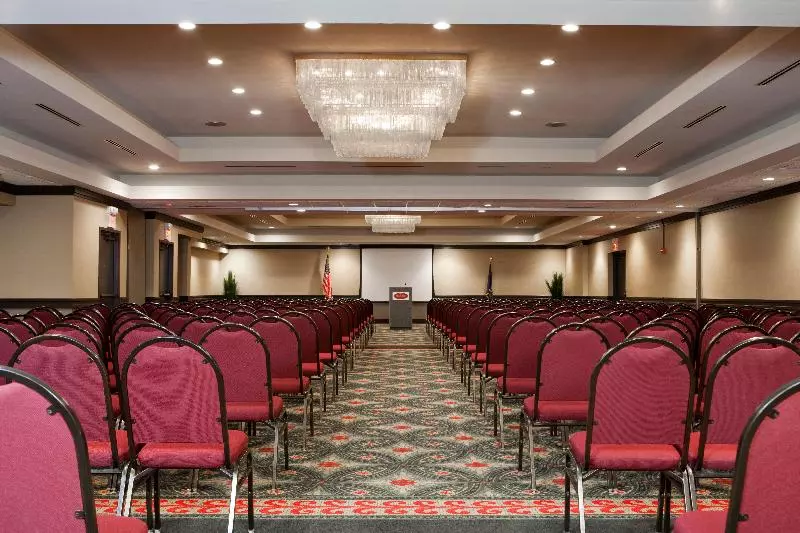 فندق Crowne Plaza Indianapolis Airport, An Ihg