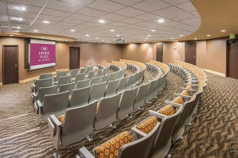 فندق Crowne Plaza Indianapolis Airport, An Ihg