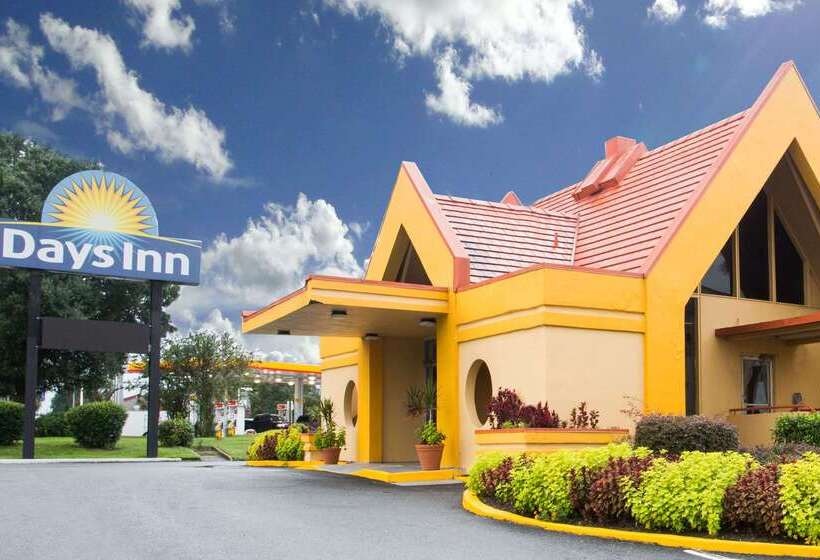 בית מלון כפרי Days Inn By Wyndham Ocala North