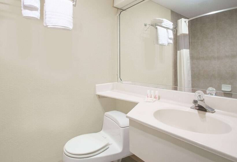 בית מלון כפרי Days Inn By Wyndham Ocala North