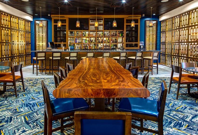 Doubletree By Hilton Hotel Arlington Dfw South