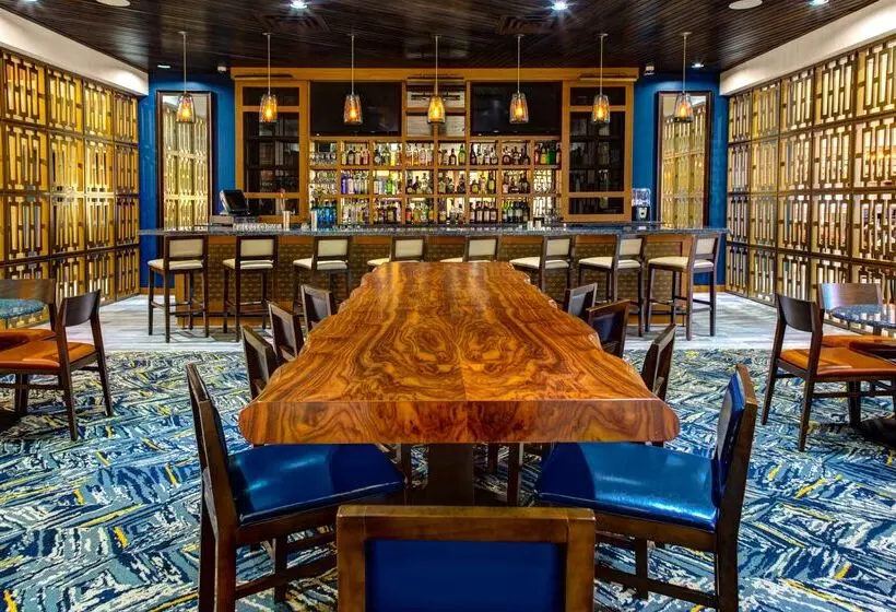 Doubletree By Hilton Hotel Arlington Dfw South