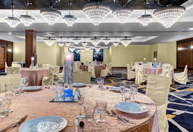 Doubletree By Hilton Hotel Arlington Dfw South