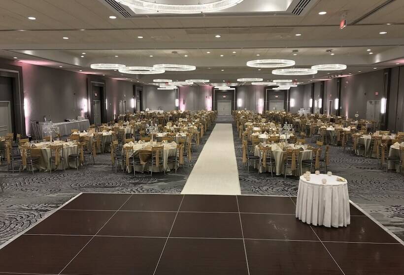 호텔 Holiday Inn Chicago Nw Crystal Lk Conv Ctr, An Ihg