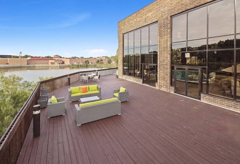 호텔 Holiday Inn Chicago Nw Crystal Lk Conv Ctr, An Ihg