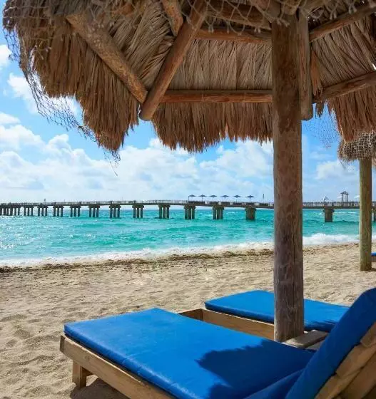 Newport Beachside Hotel & Resort