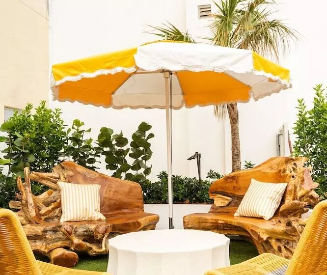 Newport Beachside Hotel & Resort