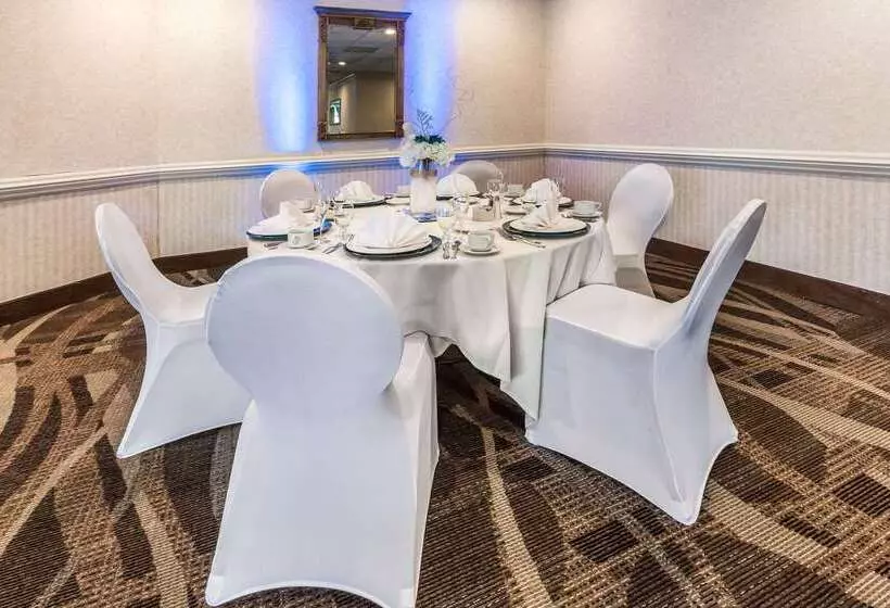 ホテル Quality Inn & Suites