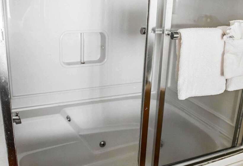 בית מלון כפרי Rodeway Inn Huntington Station Melville