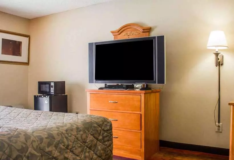 Отель Rodeway Inn Huntington Station  Melville