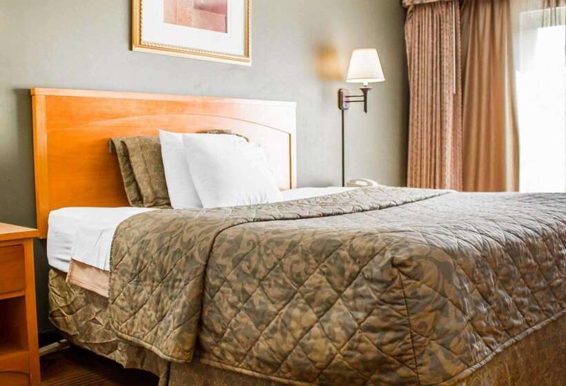 בית מלון כפרי Rodeway Inn Huntington Station Melville