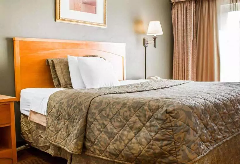 Отель Rodeway Inn Huntington Station  Melville