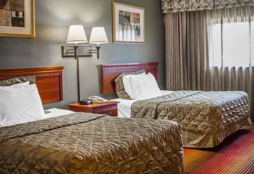Отель Rodeway Inn Huntington Station  Melville