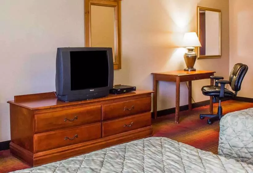 Отель Rodeway Inn Huntington Station  Melville