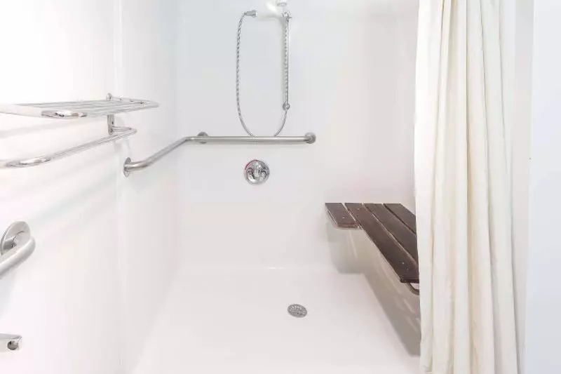 Отель Rodeway Inn & Suites Rockford