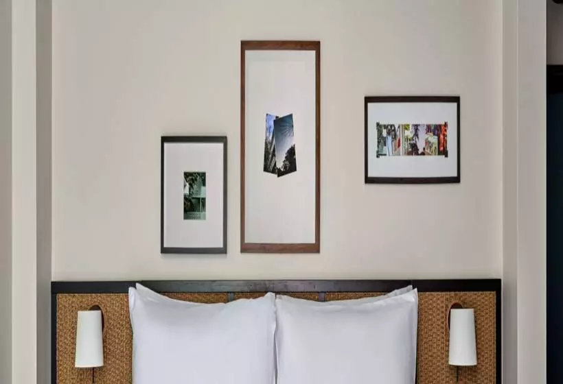 בית מלון כפרי Romer House Waikiki   Adults Only