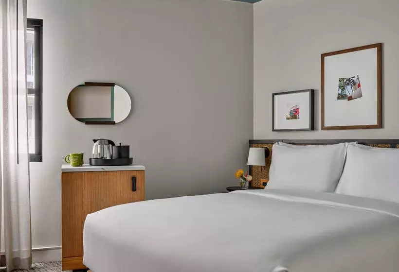 בית מלון כפרי Romer House Waikiki   Adults Only